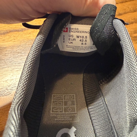 On Cloud CloudX Running Shoe Women's Size 10.5 *LEFT SHOE ONLY* - Picture 2 of 3